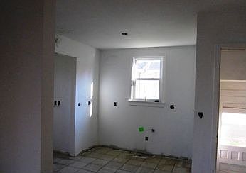 3rd image of 2883 Cleveland Blvd