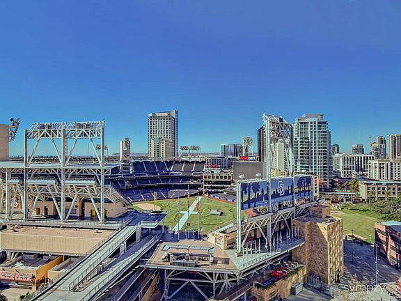 5th image of 253 10th Ave Unit 1305
