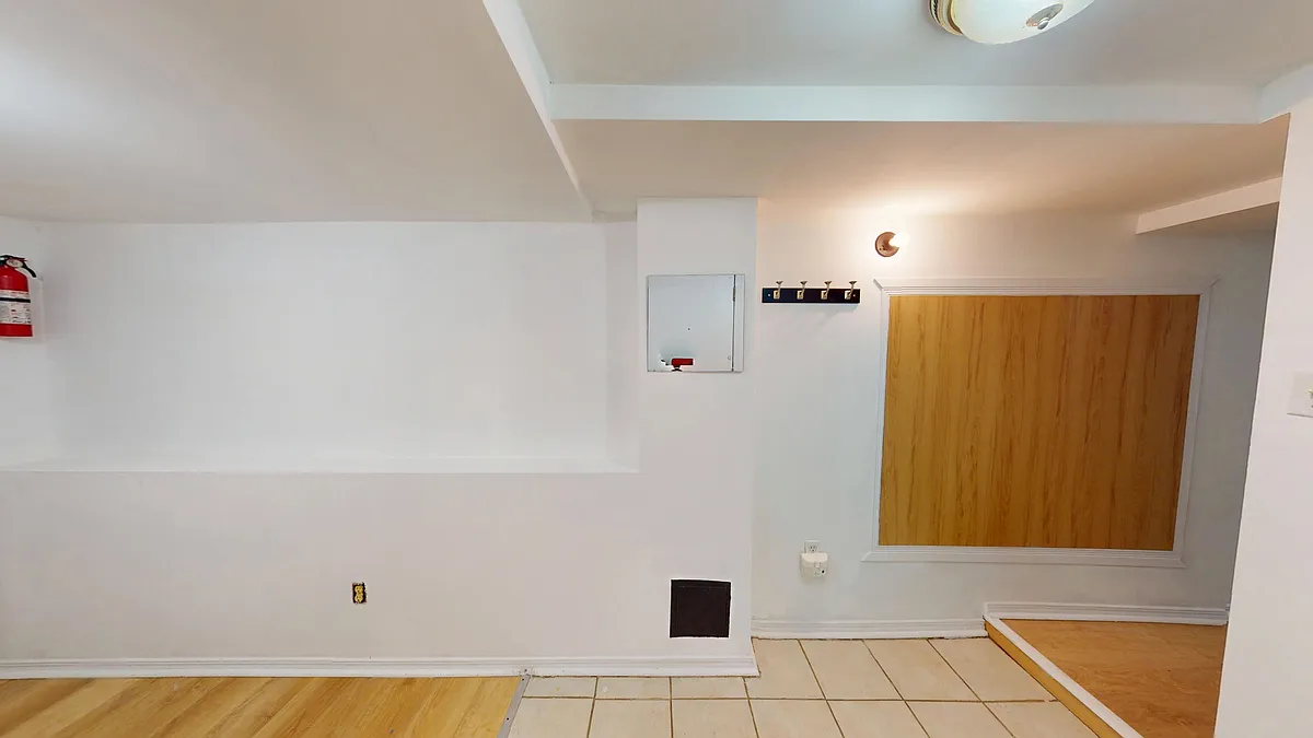 Building Photo - 634 Dovercourt Rd #6