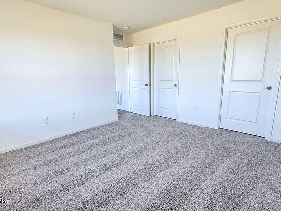 5th image of 12 Dogwood Ct