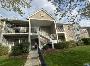 1139 Sycamore Ln, Mahwah, NJ 07430