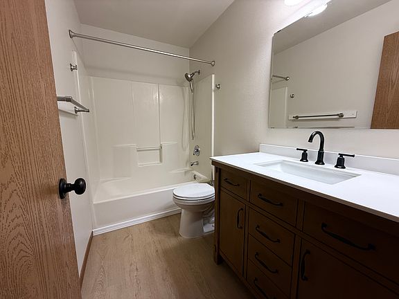 3rd image of 712 S 3rd Ave