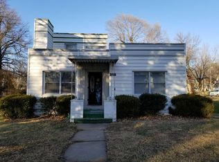 304 Miami St, Hiawatha, KS 66434