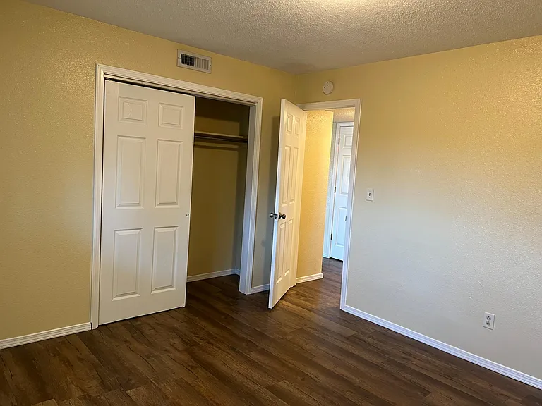 4 Village Dr #6 — Photo 7