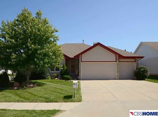 7003 Plum Dale Rd, La Vista, NE 68128