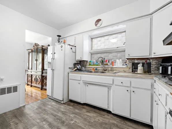 249 Newkirk Avenue image 32 of 37