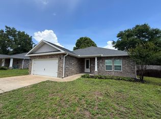 109 Dolphin Rd, Mary Esther, FL 32569