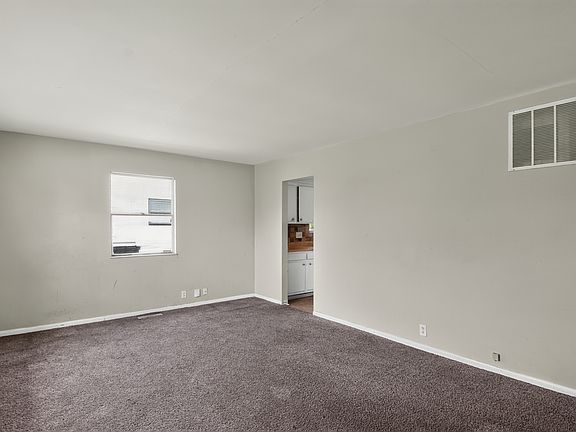 5th image of 2819 Sangster Ave
