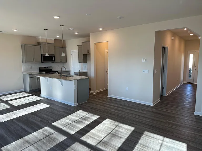 403 Glen Clova Dr — Photo 8