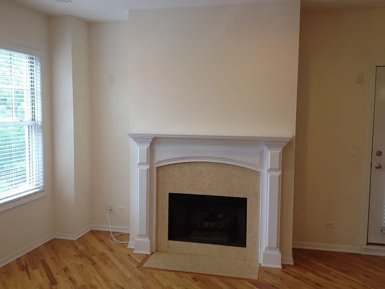 1528 W Greenleaf Ave #3W — Photo 4