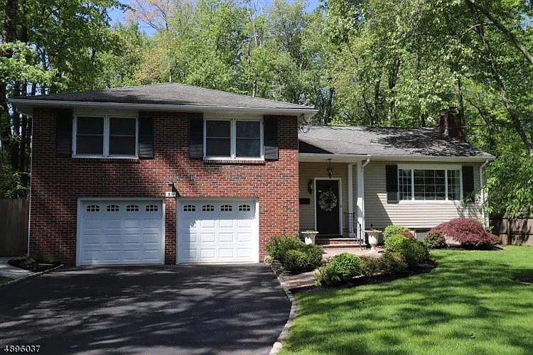 311 Plainfield Ave photo 1
