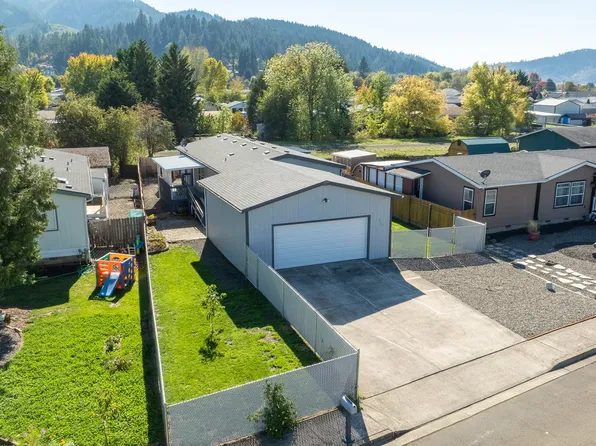 232 Heavenly Ct, Sutherlin, OR 97479