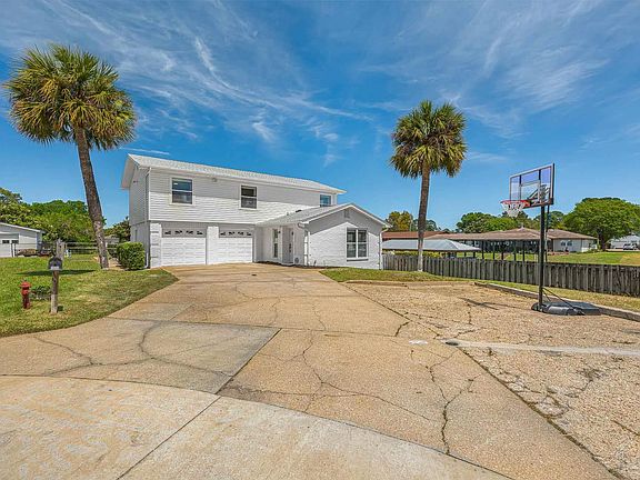 5th image of 1044 Aquamarine Dr