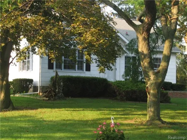 6335 Armstrong Rd, Imlay City, MI 48444