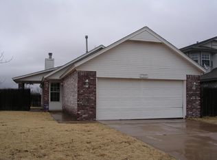 1507 SW 23rd St, Moore, OK 73170