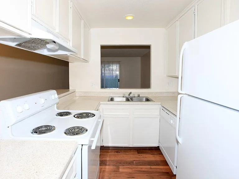 Emerald Vista — Photo 36