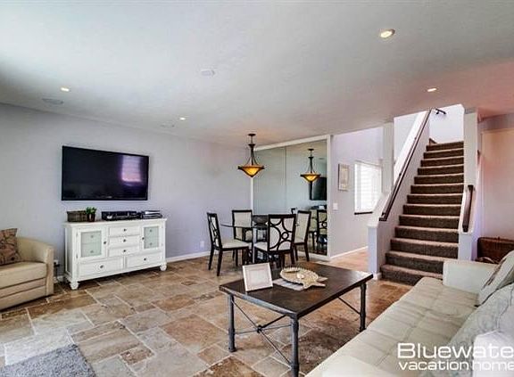3rd image of 722-24 Balboa Ct