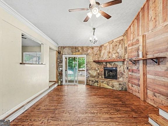 4th image of 24 Amberidge Dr NW