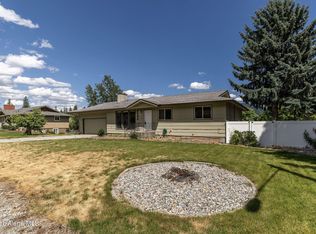 6300 N Sunrise Ter, Coeur D Alene, ID 83815