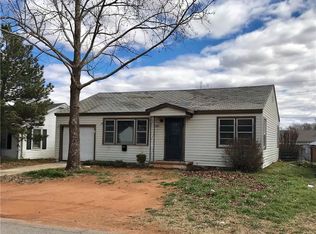 1206 Crestview Dr, Elk City, OK 73644