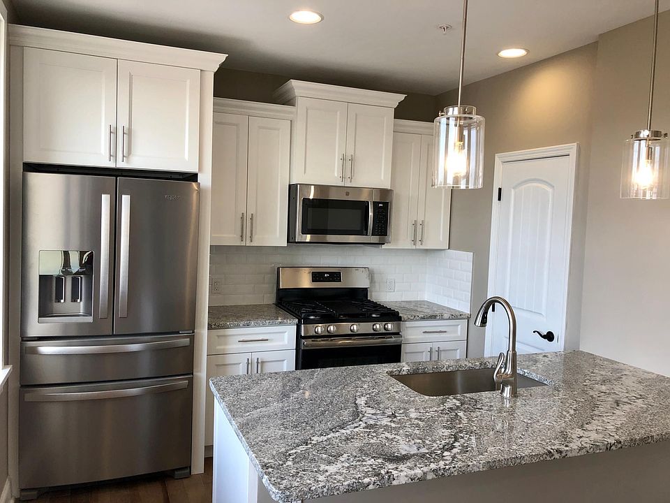 1st image of 108 N Washington Ave #1001
