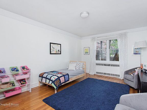 5th image of 1815 Foster Ave Unit 1E