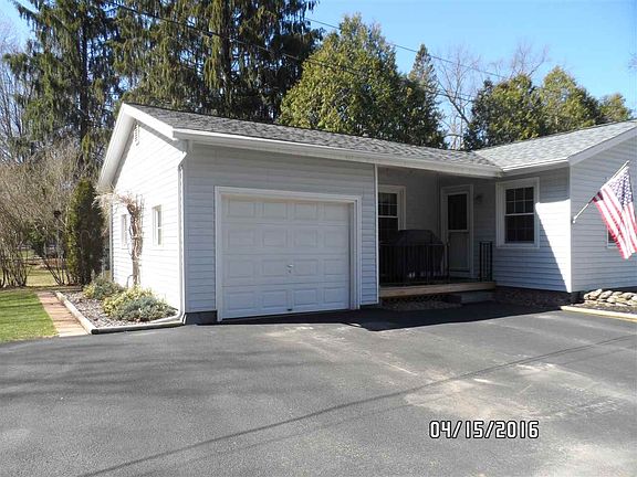 3rd image of 25 Windsor Dr