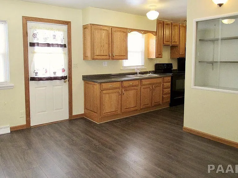 2227 N Ardell Pl — Photo 13
