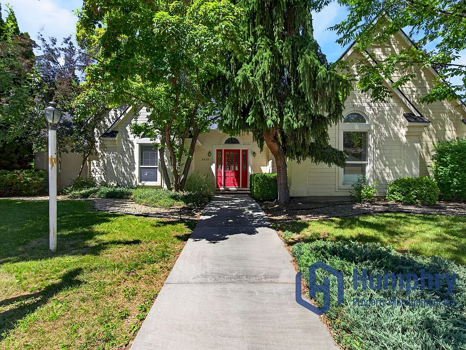 1948 E Cypress Point Dr