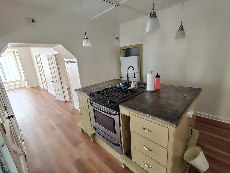724 Riverside Ave — Photo 2