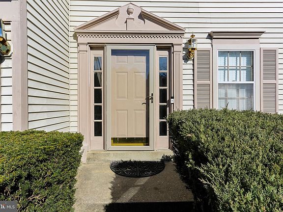 4th image of 8335 Cottage Hill Ct