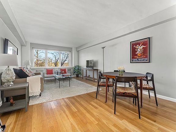 2nd image of 11 Riverside Dr APT 1FW