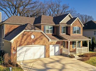 1701 Pondview Dr, Hoffman Estates, IL 60192