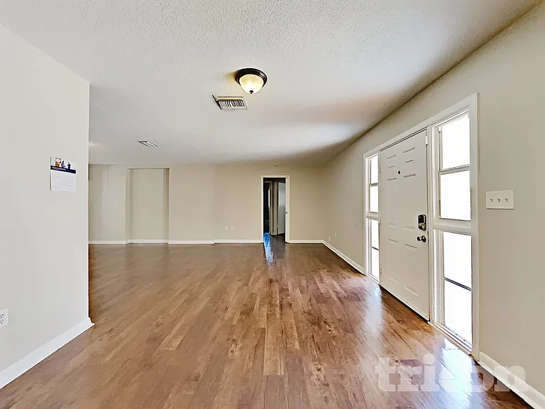 104 New Hope Rd — Photo 4