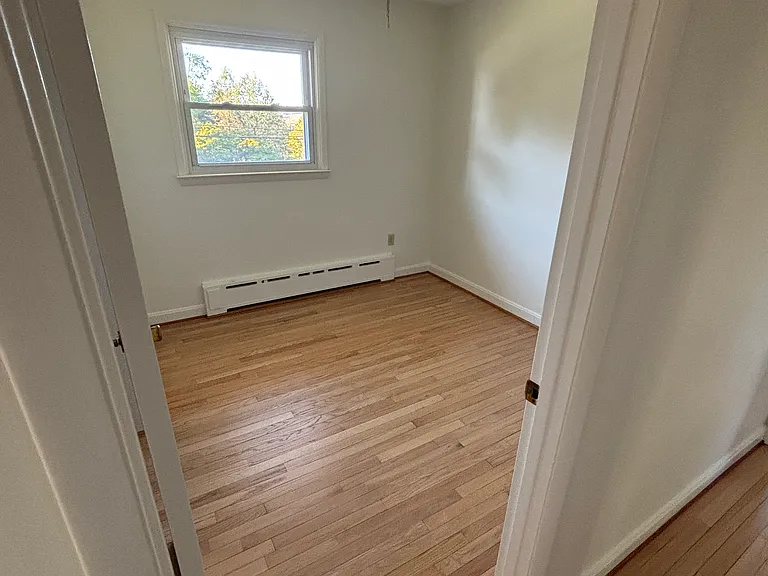 657 Main St — Photo 7