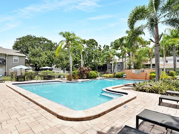 Courtney Cove Apartment Homes