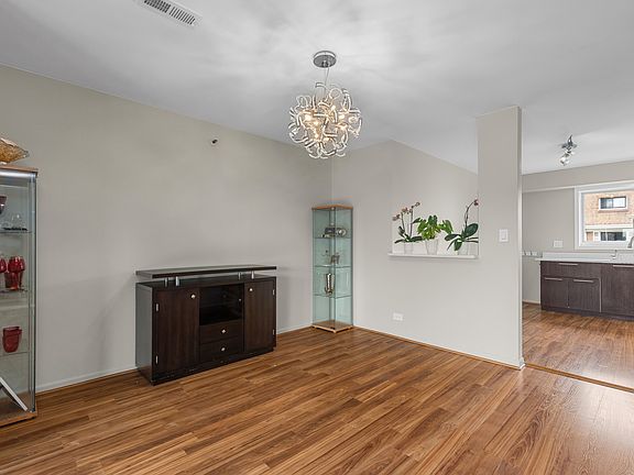 3rd image of 4174 Cove Ln APT E