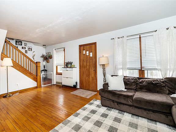 5th image of 463 Butler Rd W