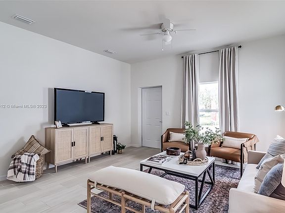 4th image of 1481 Las Villas Blvd