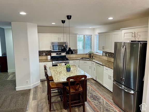 5th image of 4533 N Stoneybrook Way