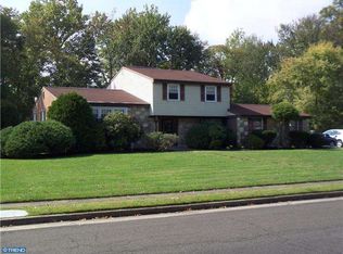 228 Brookdale Dr, Huntingdon Valley, PA 19006