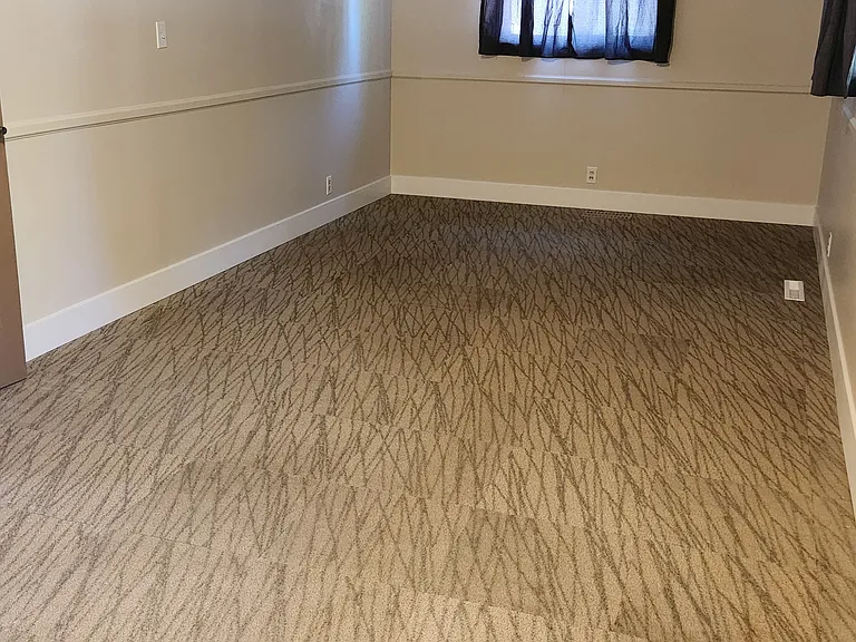1320 Glenaire Dr — Photo 4