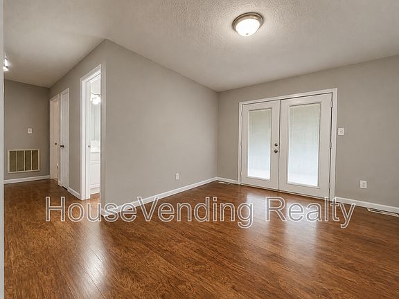 4th image of 2214 Highland Rd