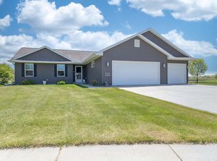 1104 Charlene Ave, Omro, WI 54963