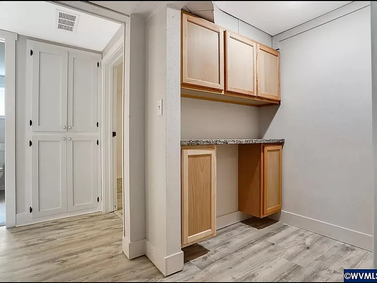 837 NW 10th St — Photo 18