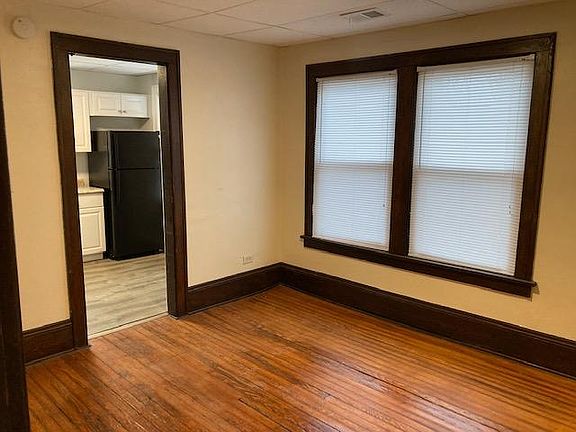 4th image of 278 Crosby St APT 4