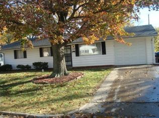 136 Colorado Dr, Decatur, IL 62526