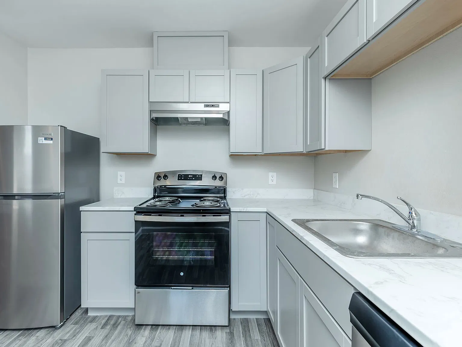 Waterford Park Apartments — Photo 1