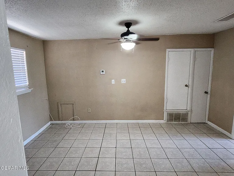 323 Singh St #B — Photo 7