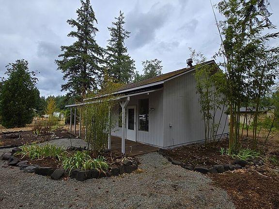 2nd image of 16721B Muskrat Dr SE